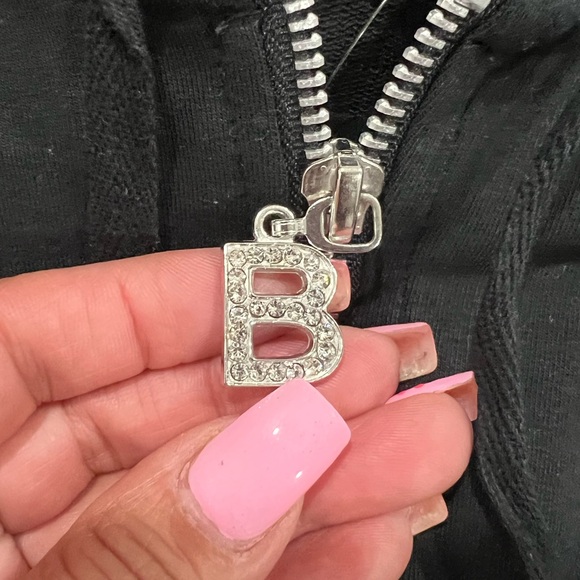 New beautiful BCBG suit with diamond studs.😍. Size XL - Picture 5 of 11